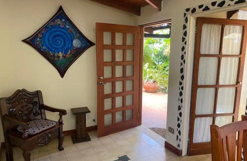 Escazu Bed & Breakfast | Tierra Magica B&B and Art Studio