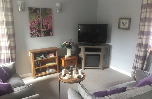 Weem Cottage | Tigh Craggan - UK10203