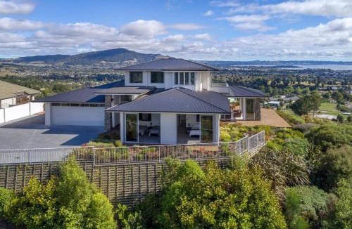 Rotorua Villa | Tihi Retreat