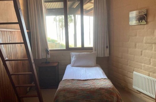 Tinderbox House | Tinderbox Cliff House Waterside 25mins to City.