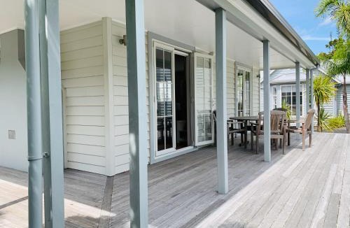 Russell House | Tinkerbell Cottage 2-4 Bedroom- Russell Cottages Collection