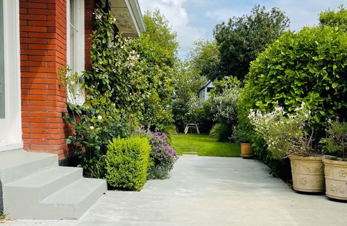 Cambridge Cabin | Tiny-Home Garden Hideaway – Private, quiet, garden setting w/off-street parking.