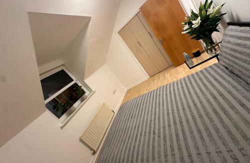 Restalrig Apartment | Top Floor Apartment