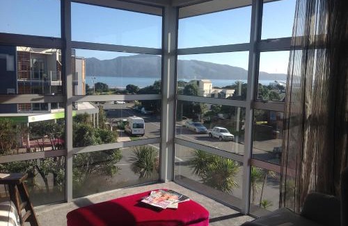 Paraparaumu Beach Bed & Breakfast | Top Floor Bed and Breakfast