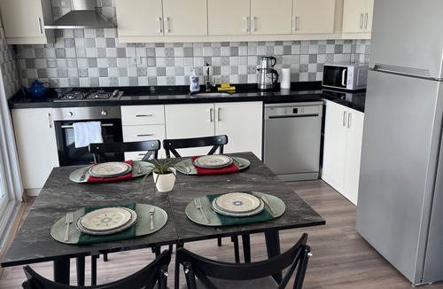 Avcilar Apartment | Top floor Sunny, panoramic View, 2 min walk to sea, 2 AC's