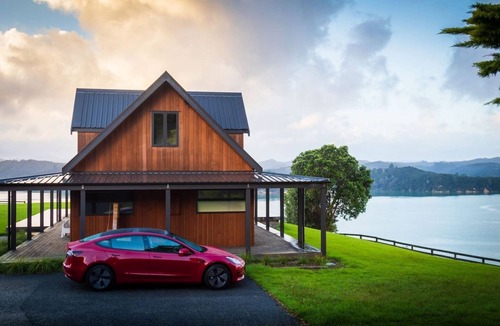 Russell House | Top House - unrivalled views and privacy