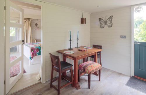 Chilworth House | Tor Hatch Cabin