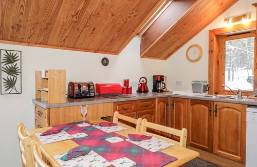 Kingussie Cottage | TORBRECK CHALET, pet friendly, country holiday cottage in Kincraig