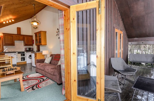 Kingussie Cottage | TORBRECK CHALET, pet friendly, country holiday cottage in Kincraig