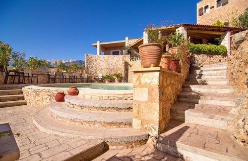 Samonas Villa | Traditional Crete Villa | Villa Red Fliskouni | Stunning Views | 1 Bedroom |.