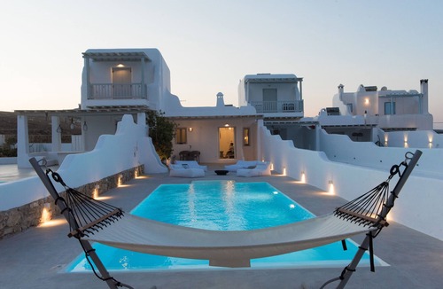 Xilokeratidi House | Traditional Cycladic Home with a large private pool with sea view