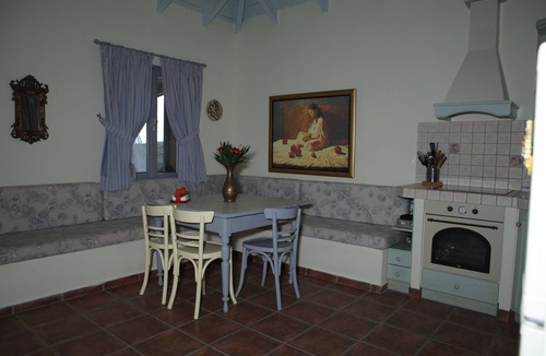 Argostoli Villa | Traditional, family friendly country villa with private pool