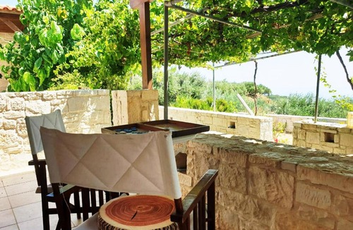Achlada Apartment | Traditional House SPECTACULAR VIEW Near Heraklion