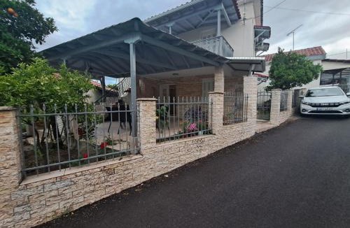 Archea Pissa House | Traditional Stone House-Ideal for families