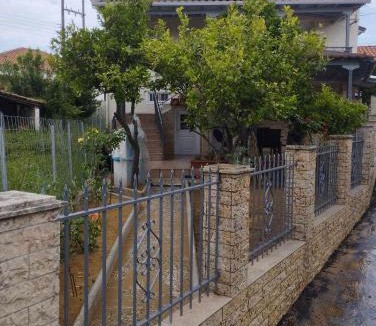 Archea Pissa House | Traditional Stone House-Ideal for families
