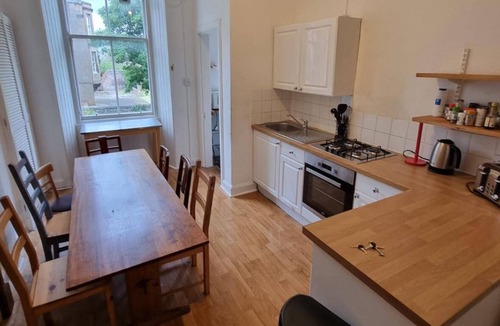 Bruntsfield Apartment | Traditional Victorian Edinburgh Flat Central Location, Bright and Airy