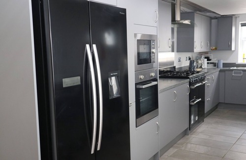 MacMerry House | Tranent Bridge House - 6 Bedroom Retreat