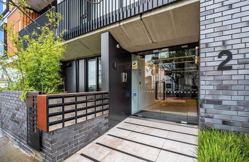 Point Chevalier Apartment | Tranquil 2 Bd Apt with AC, WIFI, & 10 min from CBD