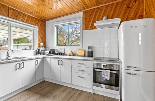 Invermay House | Tranquil Launceston Getaway - You'll fall in love!