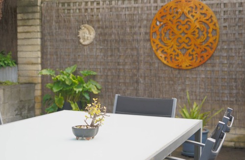 Lenah Valley Apartment | Tranquil Retreat