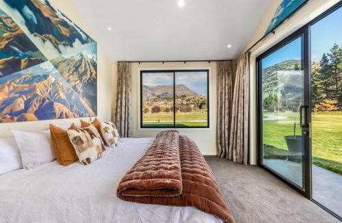 Arrow Junction House | Travellers Retreat Live The Dream