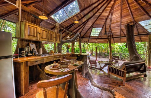 Chiguata Apartment | Tree House Beachfront Lodge