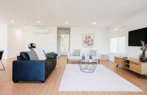 South Launceston House | Tree Top Treasure Itas
