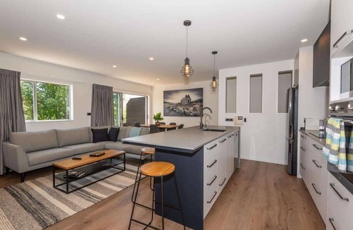 Lynmore House | Tree Walk Townhouse | Walk to the Forest with Spa