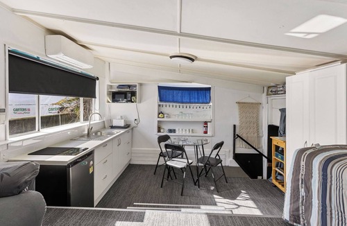 Westport Cottage | Treetopbeach studio on cycle trail. Free fibre. Winter rates.