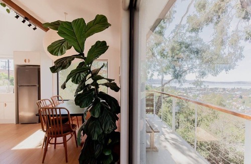 West Hobart Apartment | Trendy apartment in the heart of West Hobart