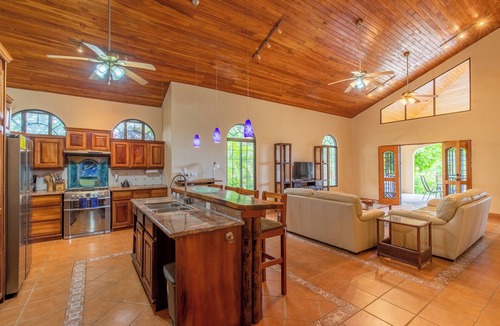 Garza House | Tres Monos | Charming 3-bedroom Getaway Near Garza