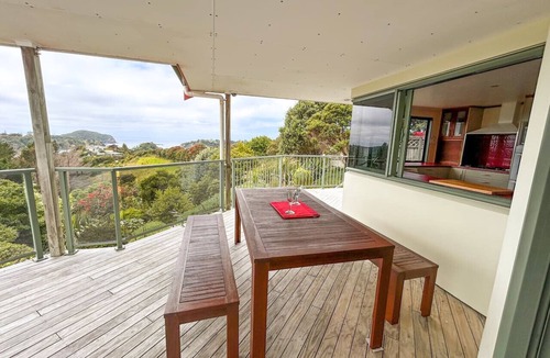 Tutukaka House | Tutukaka Dive Lodge - Holiday Home