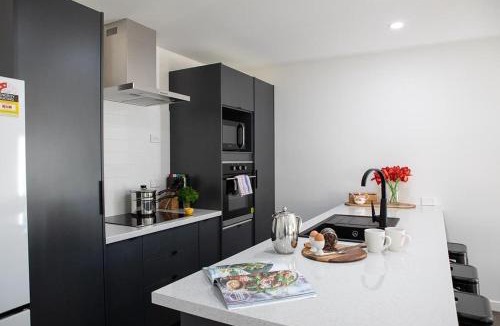 Lynmore House | Twin Camellias