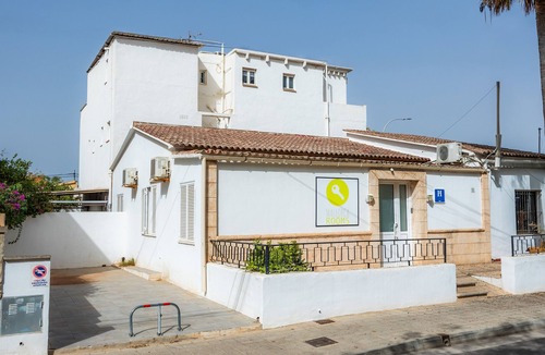 Can Pastilla Apartment | Twin/double room Nº1' with Shared Terrace, Wi-Fi and Air Conditioning