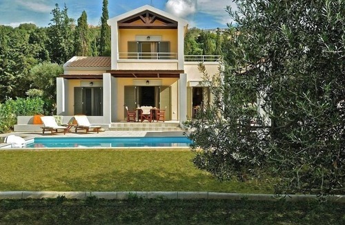 Minia Villa | Two-bedroom luxury villa with private pool near Argostoli