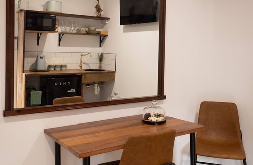 Burnie Apartment | Two purpose built B and B units with queen size beds.
