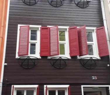 Balat Apartment | Two seperate apartments for friends and families