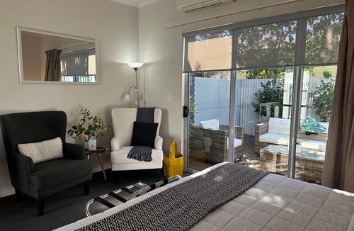Blenheim Hotel | Two Tree Motel & Lodge