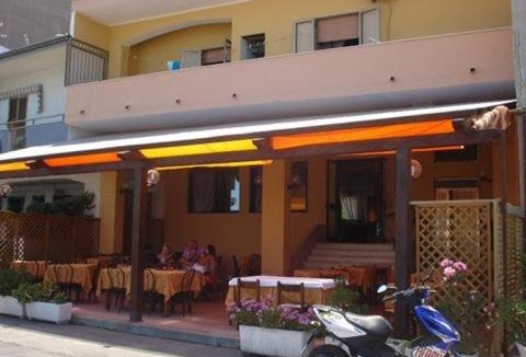 Crucoli Bed & Breakfast | Un posto al sole