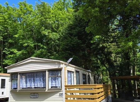 Girvan Apartment | Unique Caravan with Outdoor Space