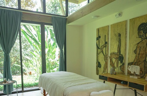 Ojochal Villa | Unique Jungle "Nest". Unplug. Unwind. Renew in a World-Class Yoga Retreat Property