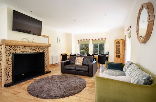 Kirkhill Cabin | Uniquely modern designer five bedroom Lodge in the Highlands