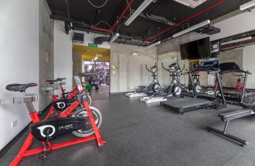 Curridabat Apartment | Urban Breeze iFreses, 10th floor! AC, TV and Pool