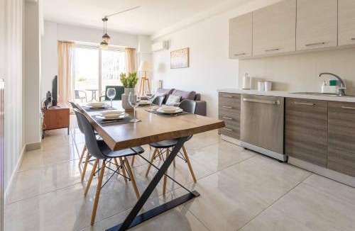 Keratsini-Drapetsona Apartment | Urban Comfort near Piraeus Port D3