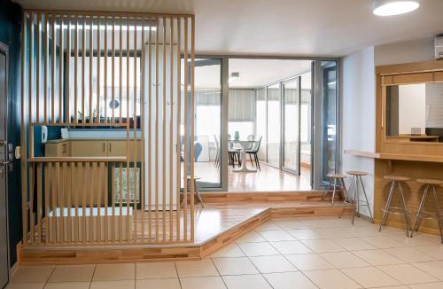Xanthi Apartment | Urban Downtown Suite Xanthi 2BR - Meno Homes 4