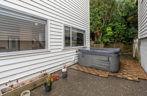 Johnsonville House | Urban Sanctuary - Johnsonville Holiday Home