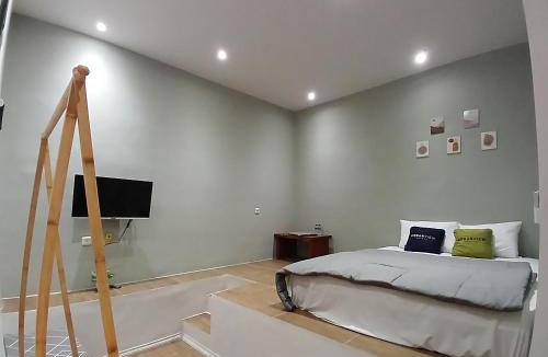 Madiun Hotel | Urbanview House of IKIGAI