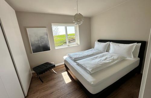 Selfoss House | Urriðafoss Waterfall Apartment