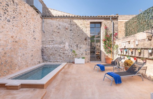 Petra House | Vacation Home Cas Solleric with Pool, Balcony, A/C & Wi-Fi
