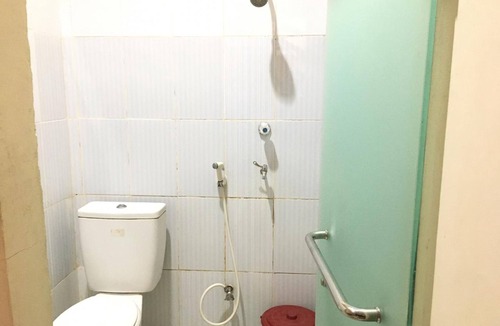 Bekasi House | Vanila Kost Jatiwarna - Caters to Women